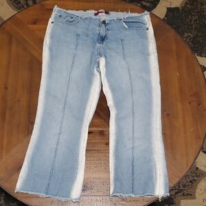 Style Life Attitude Y2K Raw Hem Denim Capri Size 7/8